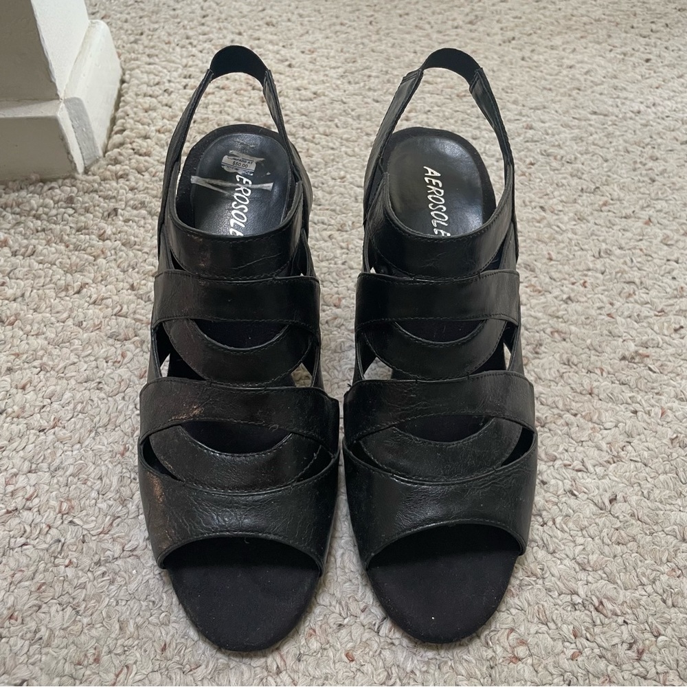 Aerosoles vegan leather criss cross peep toe heels elastic back 9W Vivrant